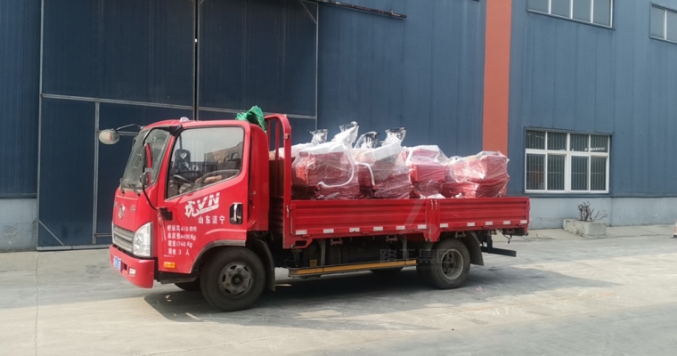 大奖国际集团一批小型压路机发往浙江