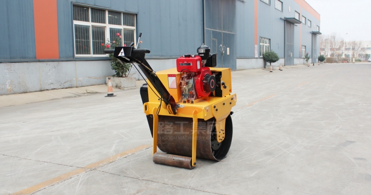 这些规模都可以使用手扶式压路机，，，，，，您不知道吧？？？？